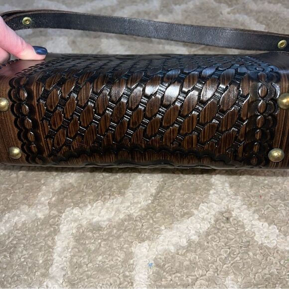 Joo Kay Elegant Brown Embossed Leather Bag - Picture 8 of 9